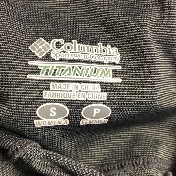 Columbia Titanium 1/4 Zip Pullover Size Small Petite Lightweight Activewear T139 - Picture 2 of 4